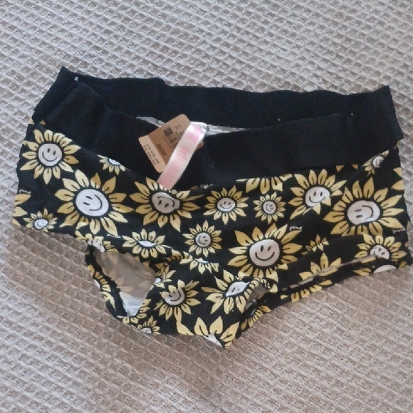 😍Bundle Of 2 PINK Victoria's Secret Black and Yellow Underwear Accessories - Picture 2 of 7
